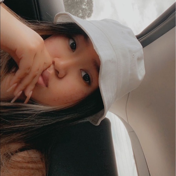 Meet your Posher, Pamela - Picture 3 of 3